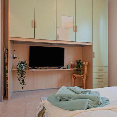 L'Angolo Di Grace Apartment Livorno Bagian luar foto