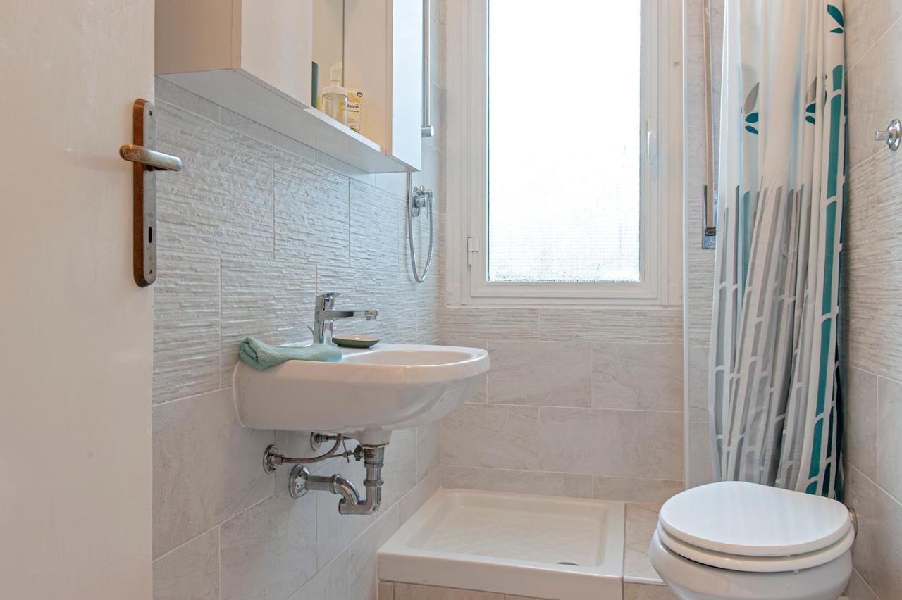 L'Angolo Di Grace Apartment Livorno Bagian luar foto