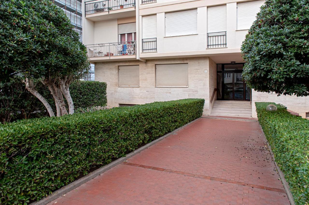 L'Angolo Di Grace Apartment Livorno Bagian luar foto