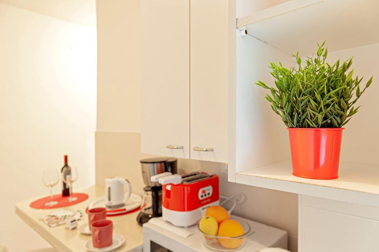 L'Angolo Di Grace Apartment Livorno Bagian luar foto